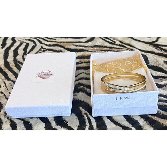 Elegant Gold and Silver Women's Bracelet - Picture 2 of 2